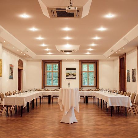 Hotel Kastiel Mojmírovce المظهر الخارجي الصورة