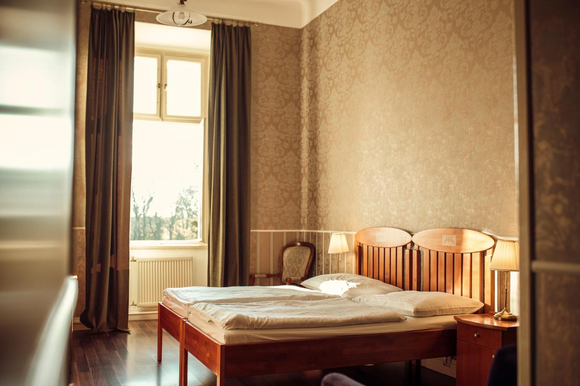 Hotel Kastiel Mojmírovce المظهر الخارجي الصورة