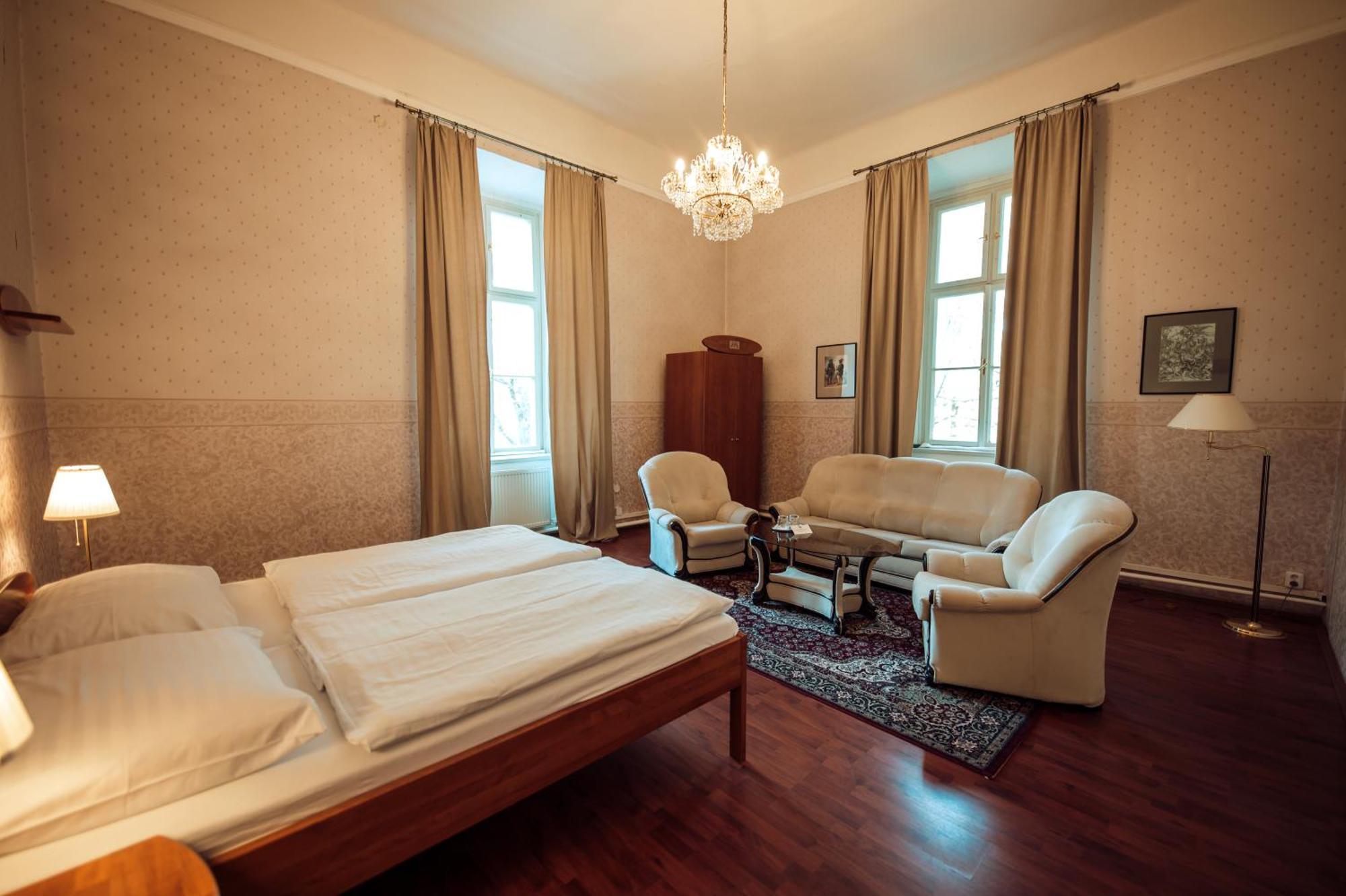 Hotel Kastiel Mojmírovce المظهر الخارجي الصورة