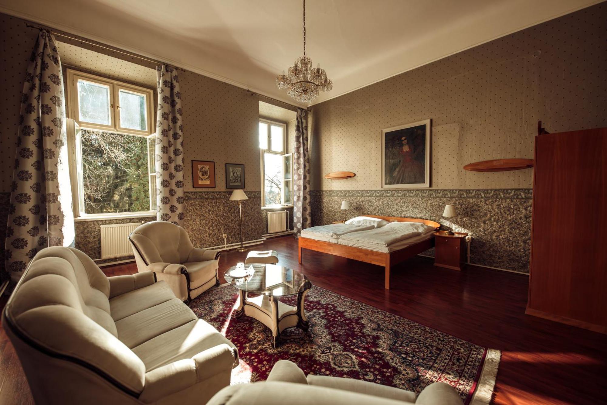 Hotel Kastiel Mojmírovce المظهر الخارجي الصورة