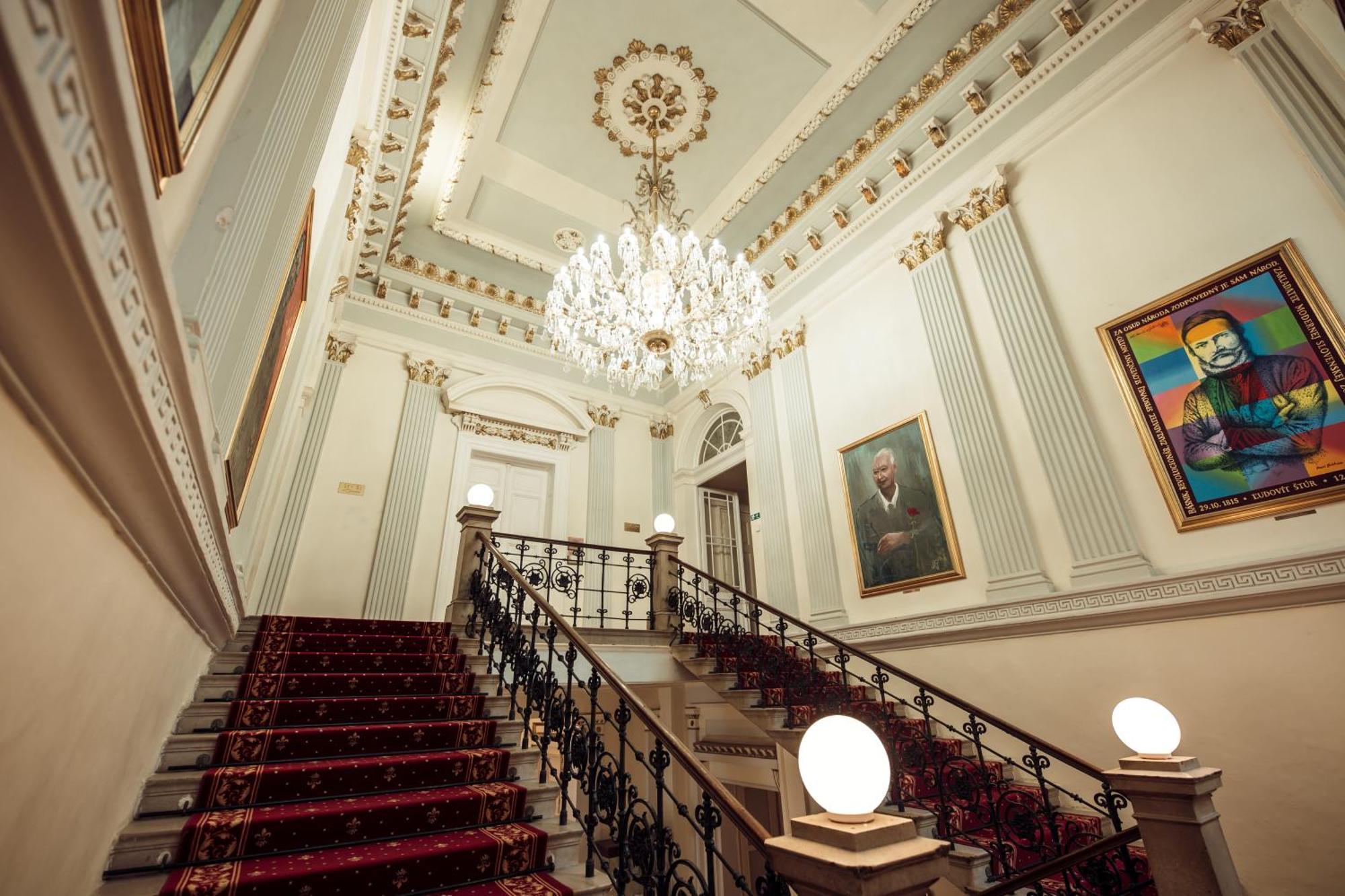 Hotel Kastiel Mojmírovce المظهر الخارجي الصورة