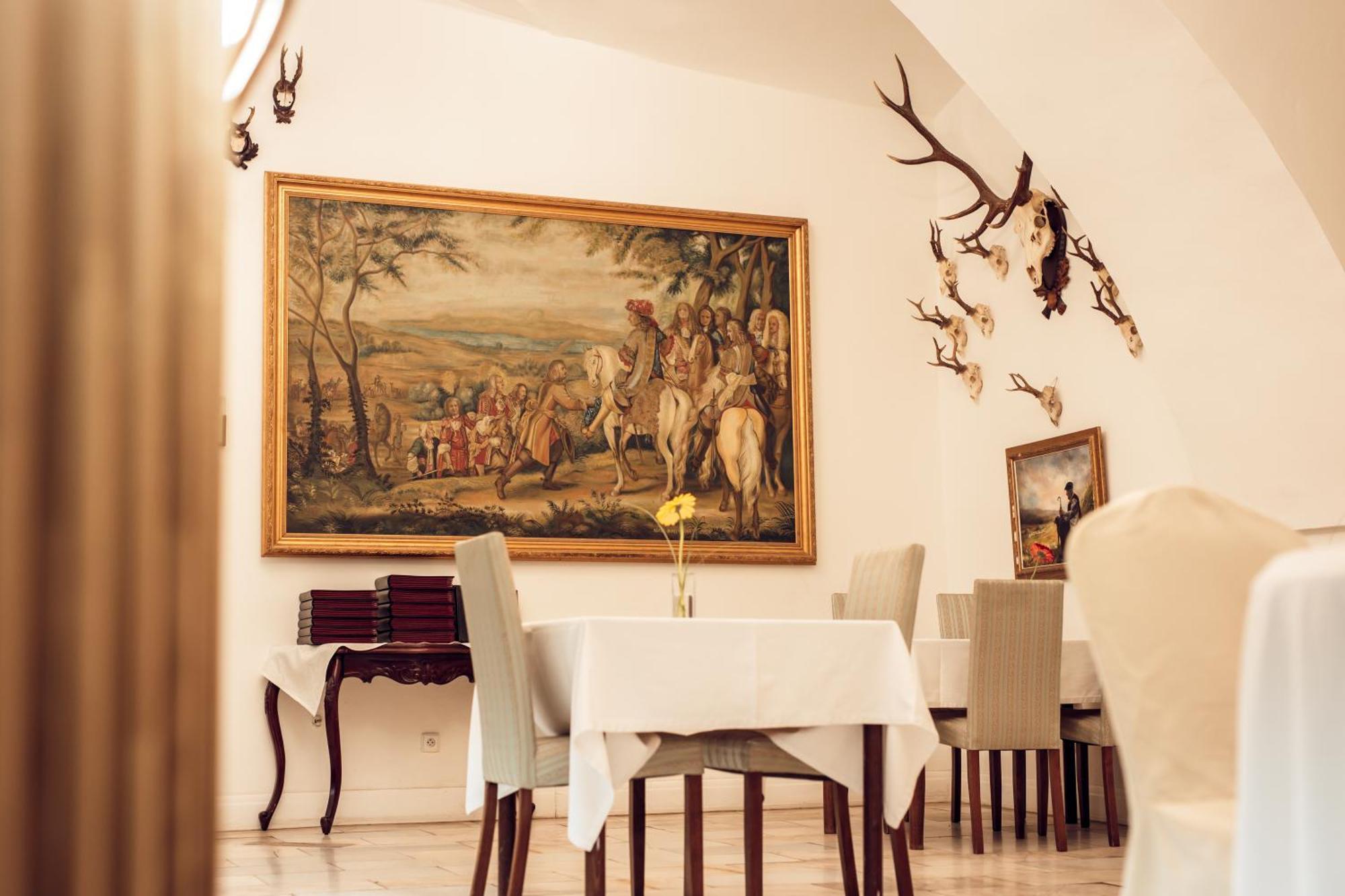 Hotel Kastiel Mojmírovce المظهر الخارجي الصورة