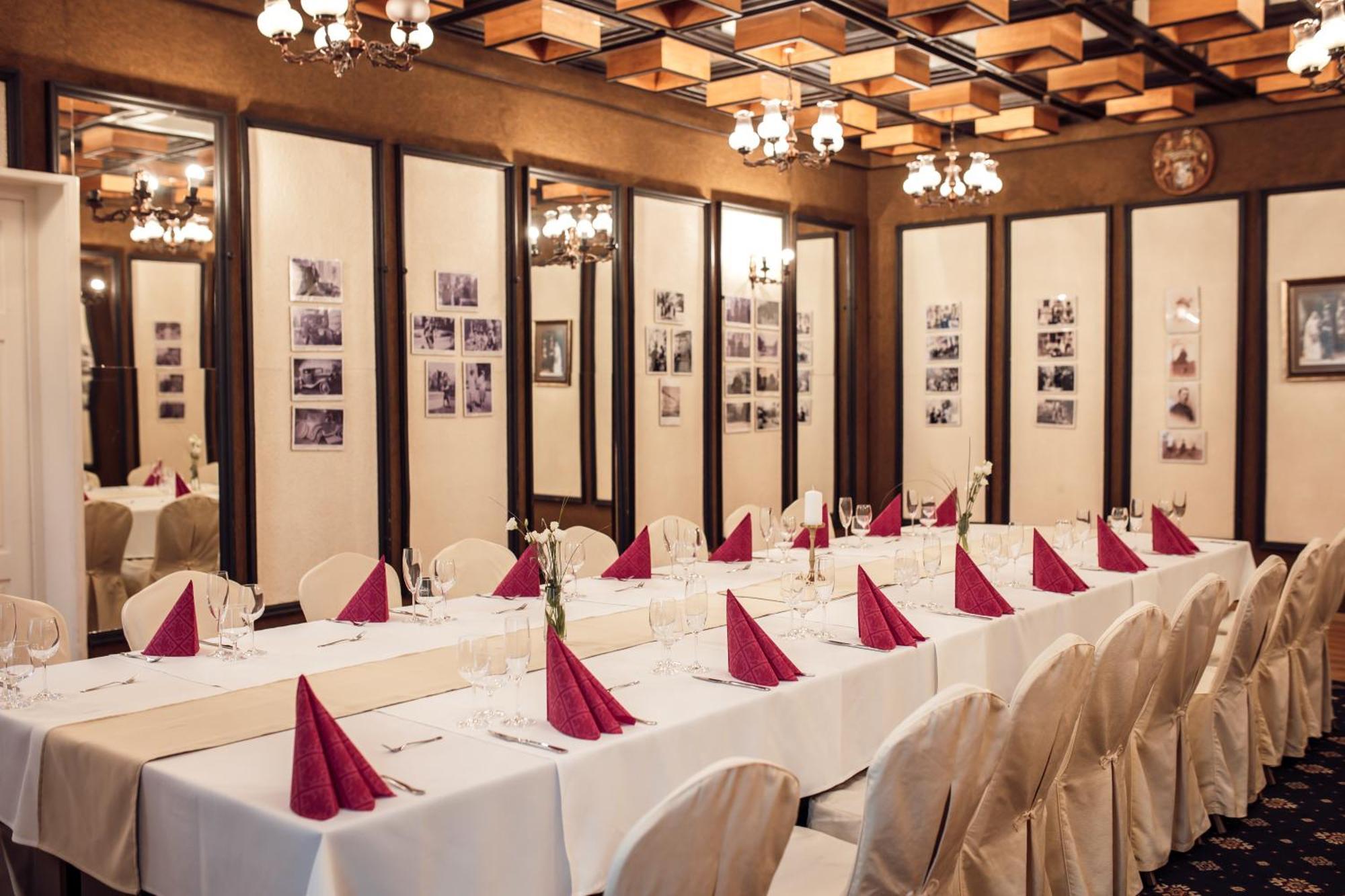 Hotel Kastiel Mojmírovce المظهر الخارجي الصورة