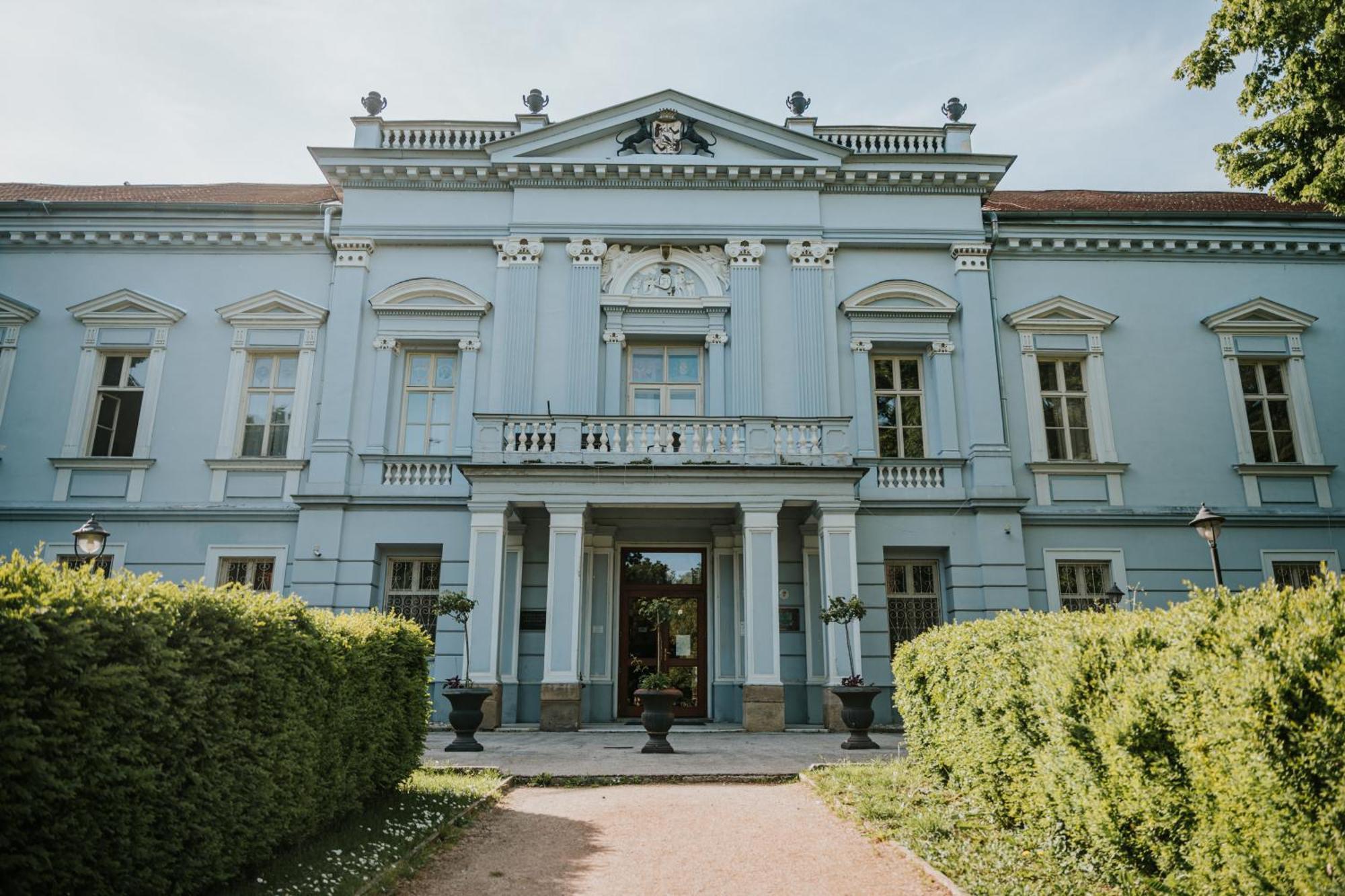 Hotel Kastiel Mojmírovce المظهر الخارجي الصورة